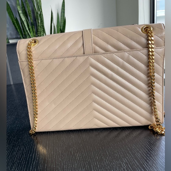 Saint Laurent Nude Bag With Gold Chain, Front Flap, Shoulder Bag - Picture 5 of 13